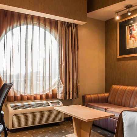 Comfort Suites Monroeville Buitenkant foto