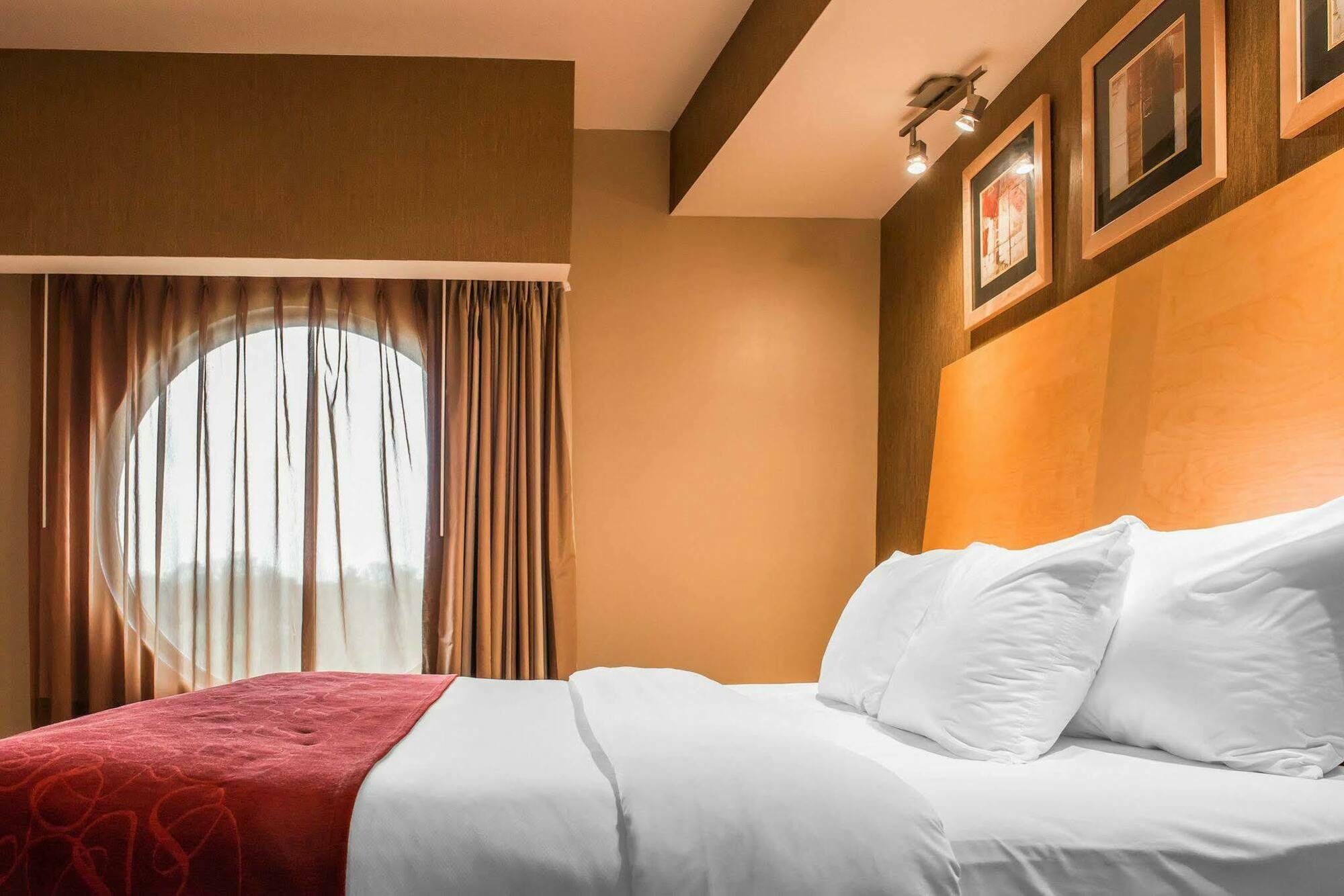 Comfort Suites Monroeville Buitenkant foto